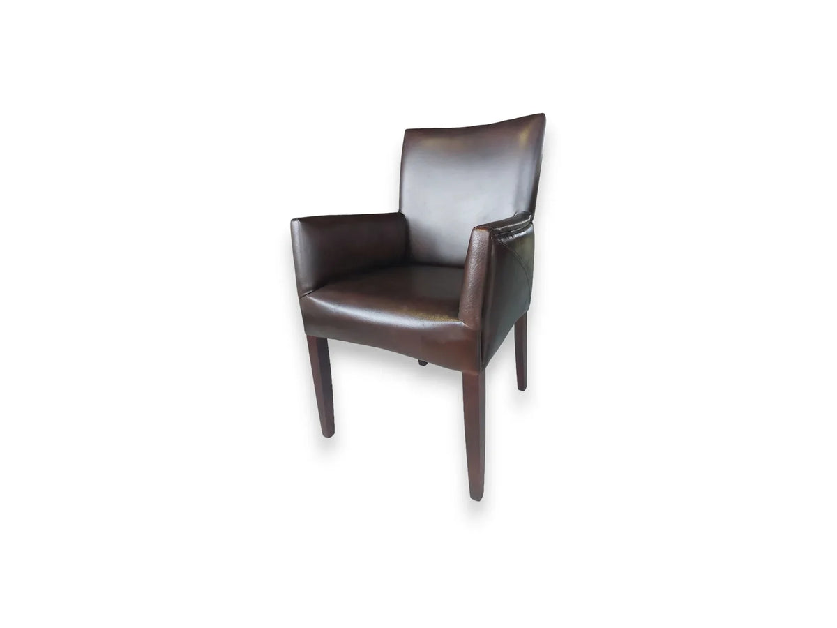 Scaun Cubo – disponibil pe stoc