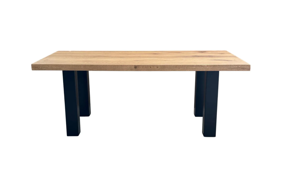 Masa U TABLE - pe stoc de vanzare